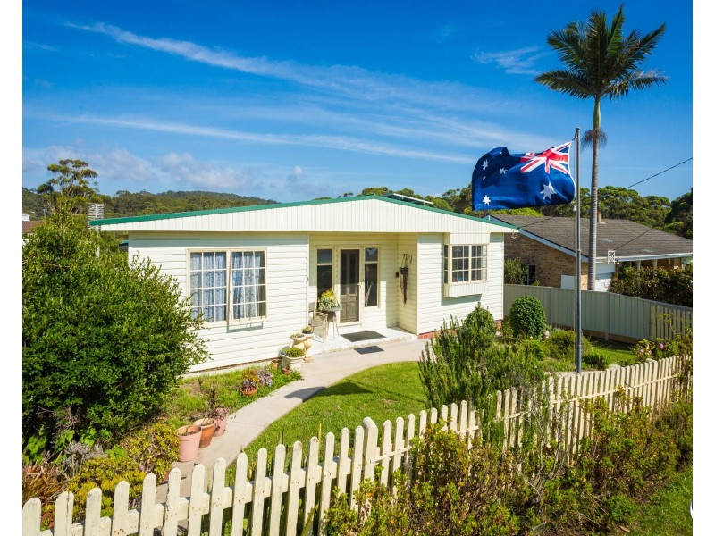 5 Sunset Boulevard, Kianga NSW 2546