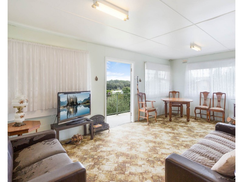 8-10 John Reilly Street, Dalmeny NSW 2546