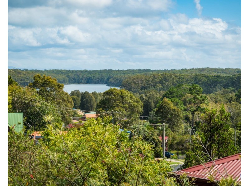 16 Thomson Parade, Dalmeny NSW 2546