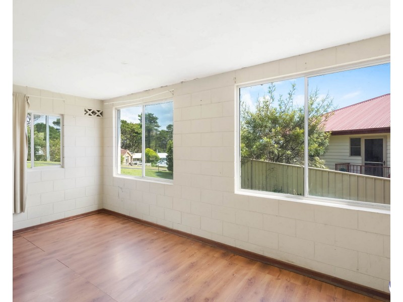 16 Thomson Parade, Dalmeny NSW 2546