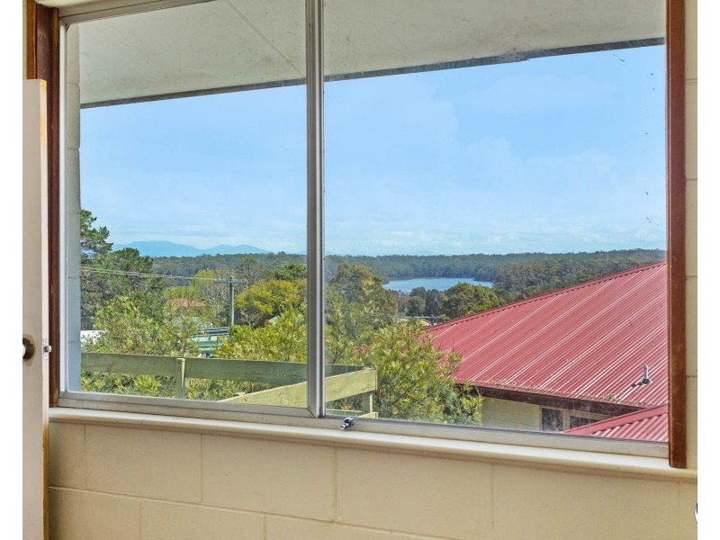 16 Thomson Parade, Dalmeny NSW 2546