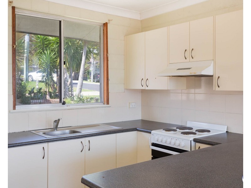 16 Thomson Parade, Dalmeny NSW 2546