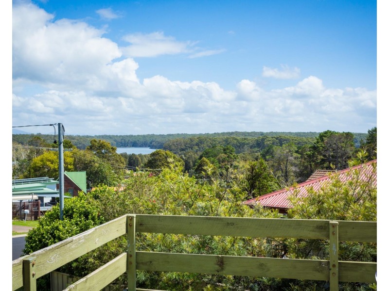 16 Thomson Parade, Dalmeny NSW 2546