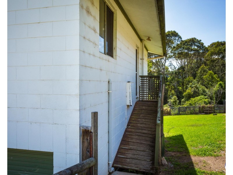 16 Thomson Parade, Dalmeny NSW 2546