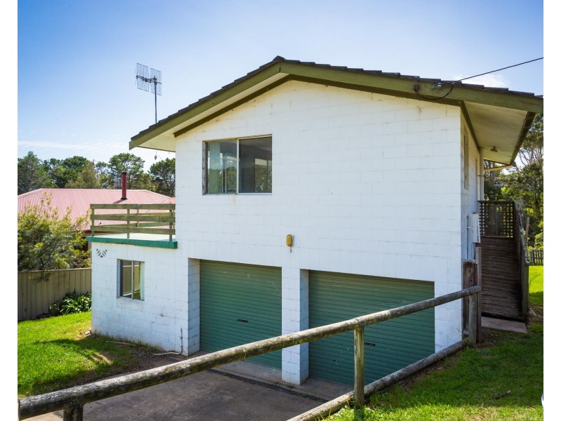 16 Thomson Parade, Dalmeny NSW 2546