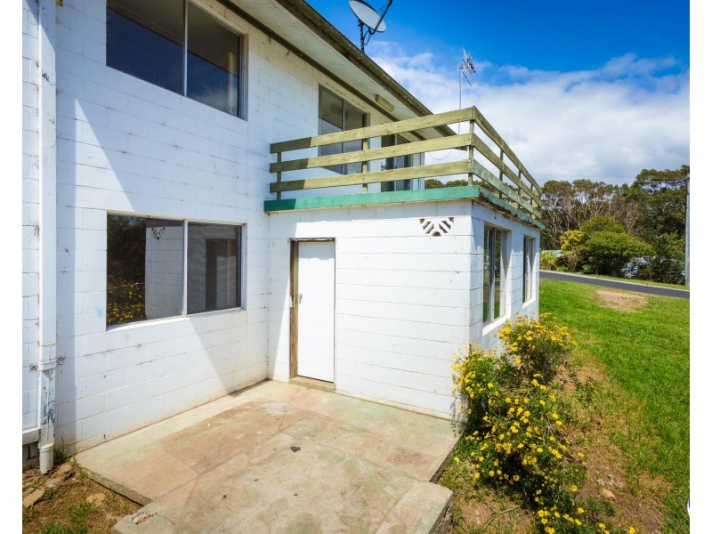 16 Thomson Parade, Dalmeny NSW 2546