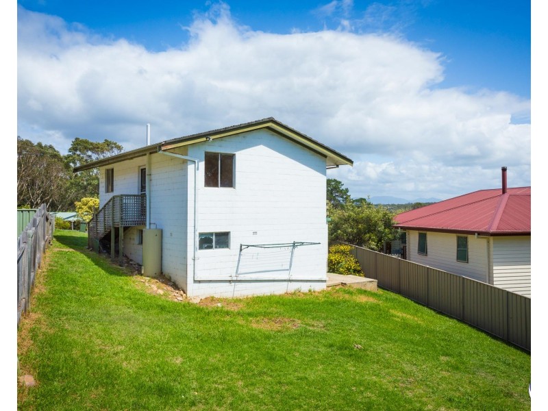16 Thomson Parade, Dalmeny NSW 2546