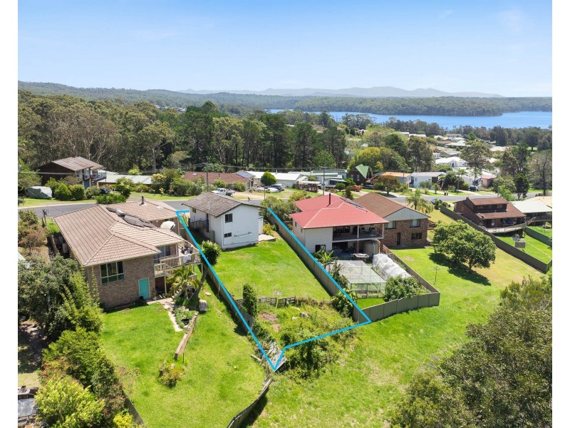 16 Thomson Parade, Dalmeny NSW 2546