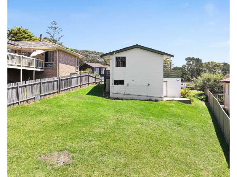 16 Thomson Parade, Dalmeny NSW 2546