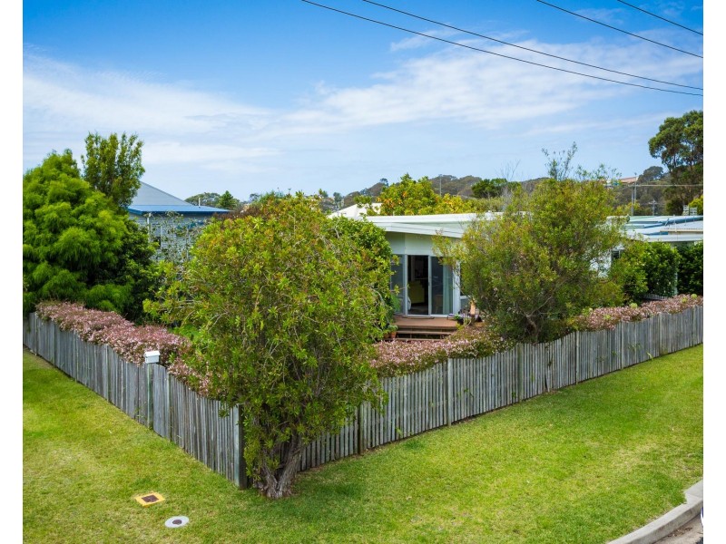 9 Nichelsen Street, Narooma NSW 2546