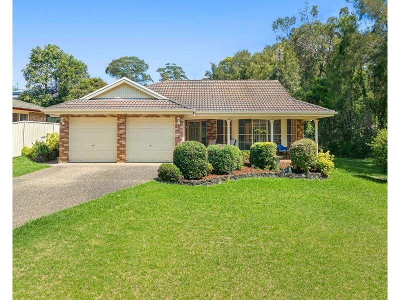 18 Mummaga Lake Drive, Dalmeny NSW 2546