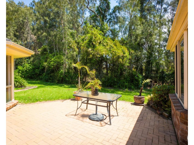 18 Mummaga Lake Drive, Dalmeny NSW 2546