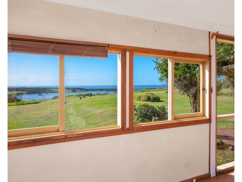 84 Sunnyside Road, Central Tilba NSW 2546