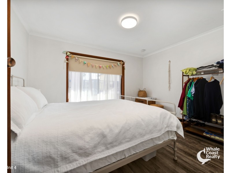 378 Beach Road, Batehaven NSW 2536