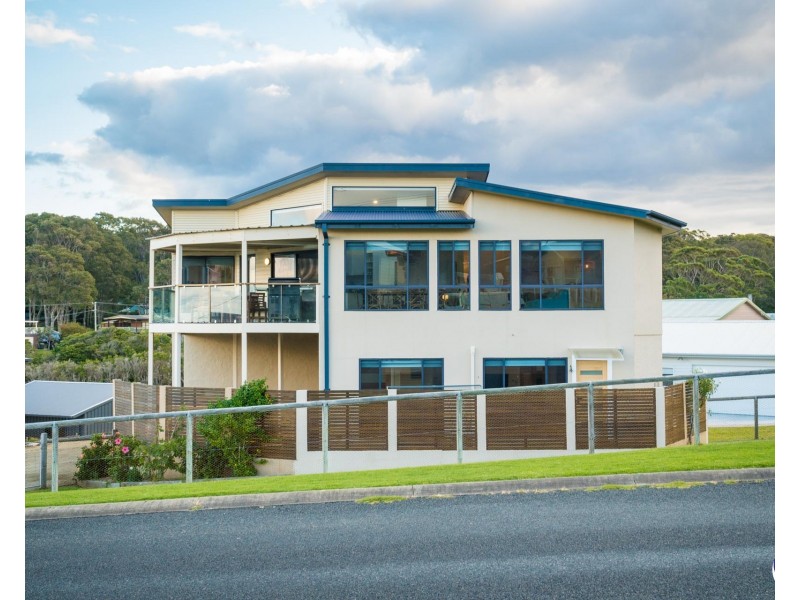 105 Cresswick Parade, Dalmeny NSW 2546