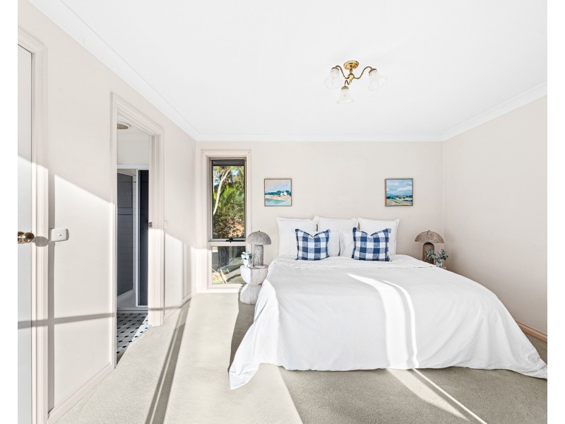 33 Warbler Crescent, North Narooma NSW 2546