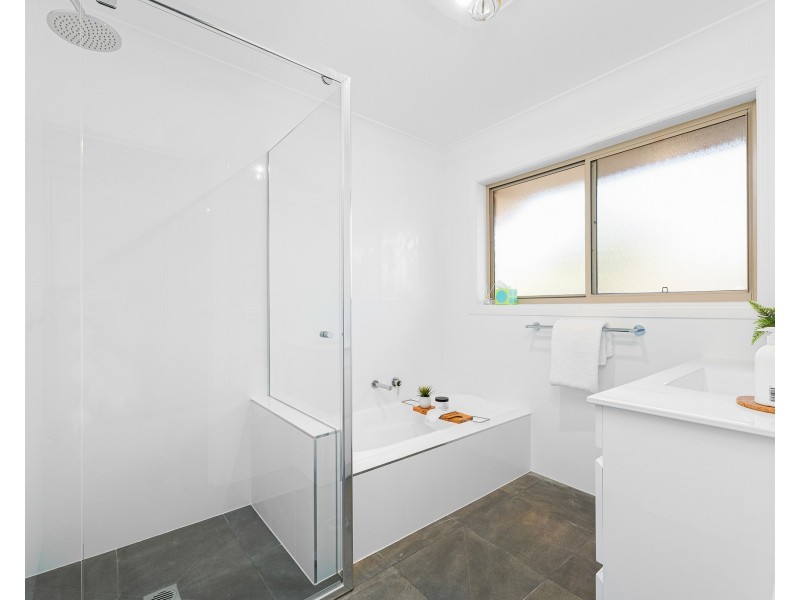 33 Warbler Crescent, North Narooma NSW 2546