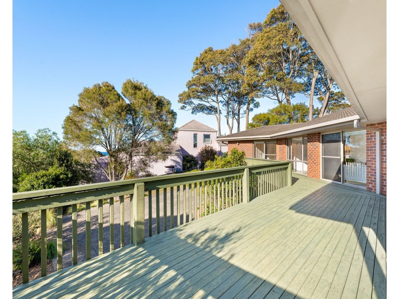 33 Warbler Crescent, North Narooma NSW 2546