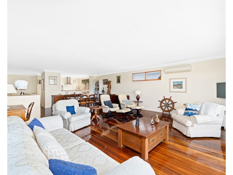 30 Lake View Drive, Wallaga Lake NSW 2546