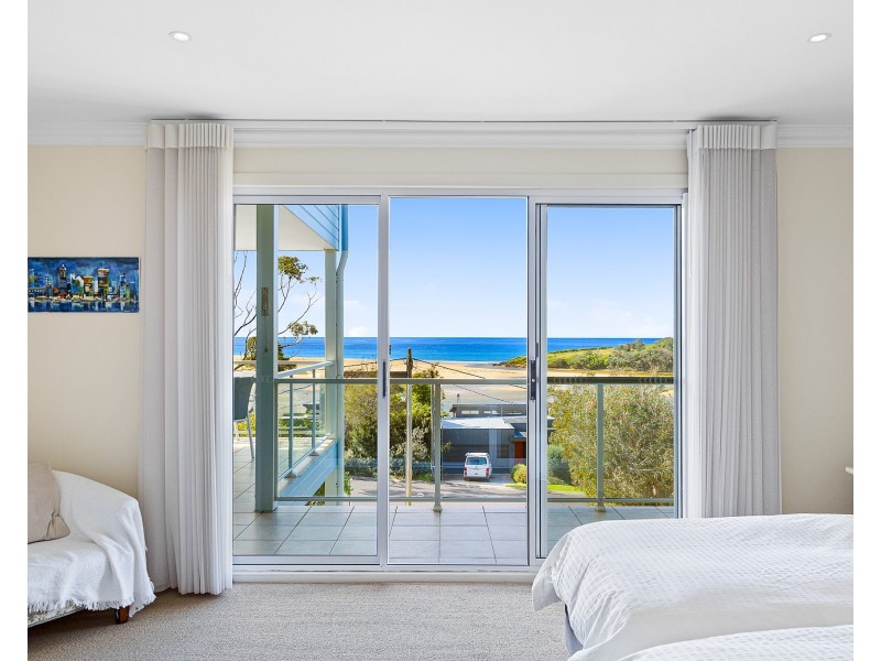 30 Lake View Drive, Wallaga Lake NSW 2546