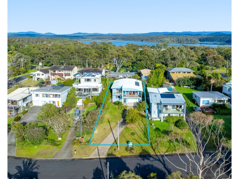 30 Lake View Drive, Wallaga Lake NSW 2546