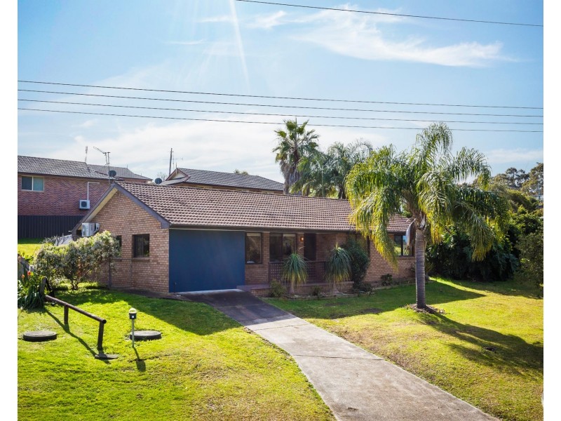 8 Willcocks Avenue, Narooma NSW 2546