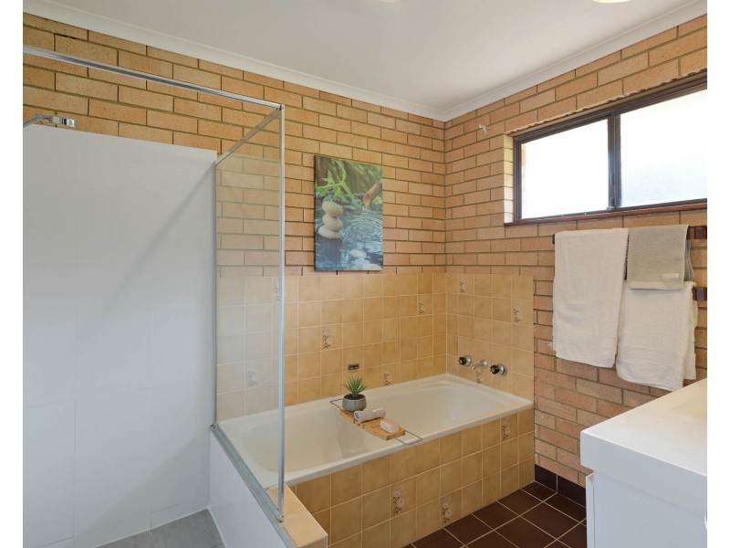 8 Willcocks Avenue, Narooma NSW 2546
