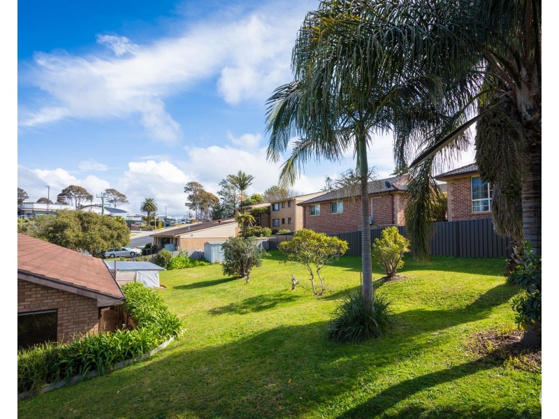 8 Willcocks Avenue, Narooma NSW 2546