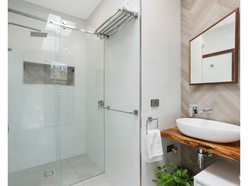 25B EASTAWAY AVENUE, North Narooma NSW 2546