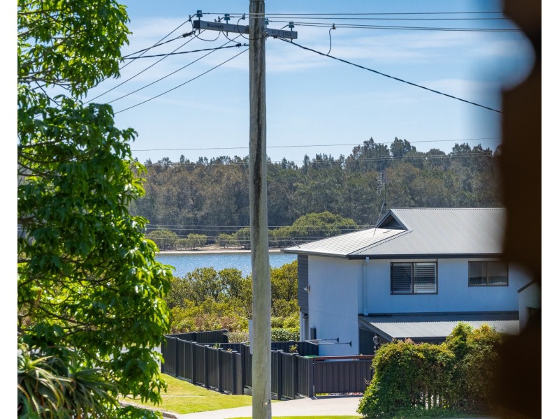 9 Jennifer Place, Moruya Heads NSW 2537