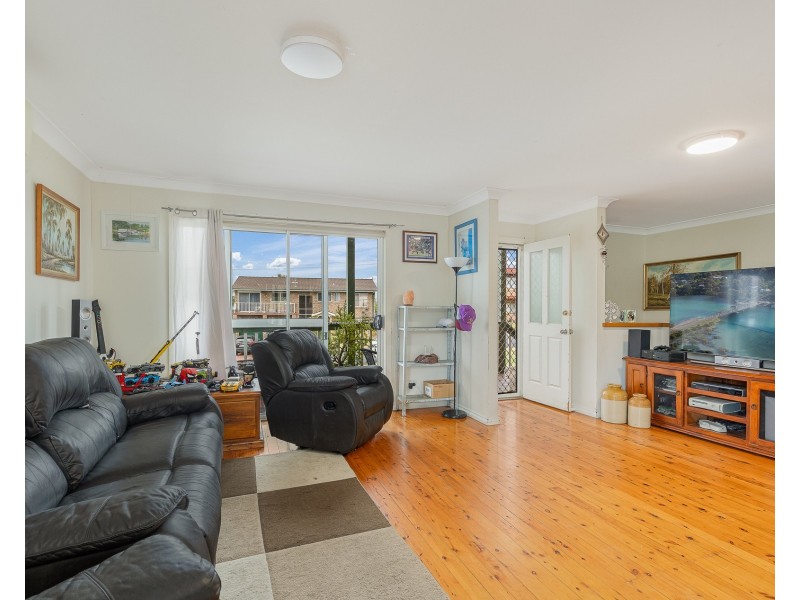 17 John Reilly Street, Dalmeny NSW 2546