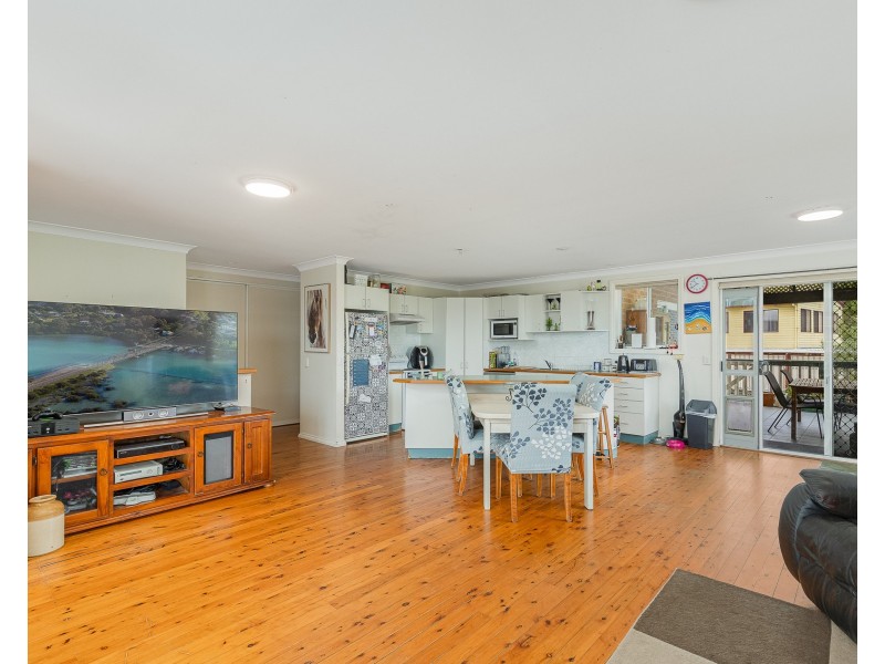17 John Reilly Street, Dalmeny NSW 2546