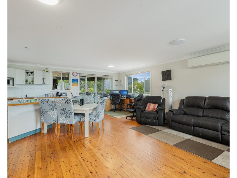 17 John Reilly Street, Dalmeny NSW 2546
