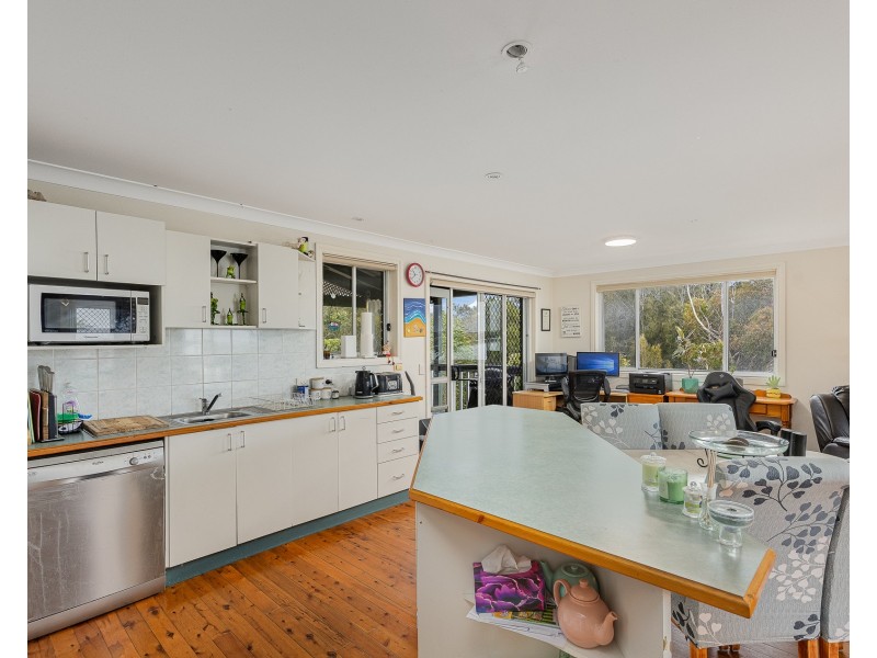 17 John Reilly Street, Dalmeny NSW 2546