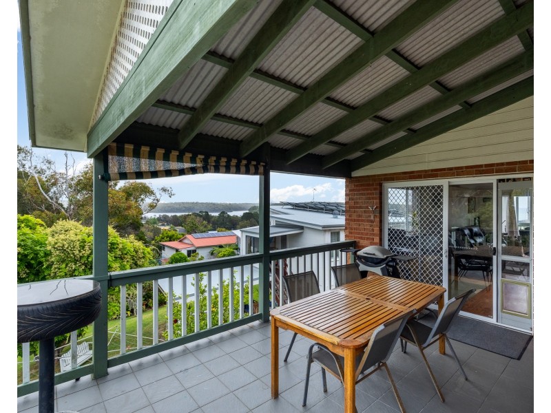 17 John Reilly Street, Dalmeny NSW 2546