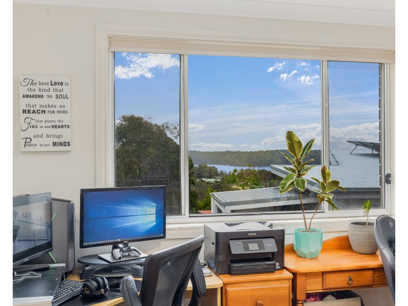 17 John Reilly Street, Dalmeny NSW 2546