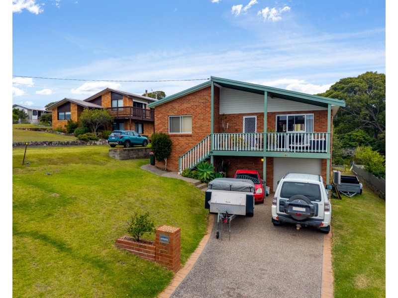 17 John Reilly Street, Dalmeny NSW 2546