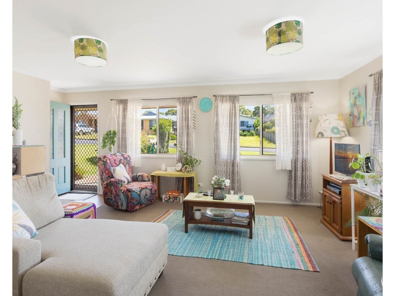 4 Elanora Street, Dalmeny NSW 2546