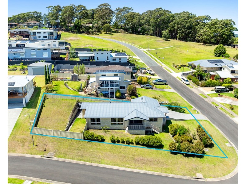 55 Warbler Crescent, North Narooma NSW 2546