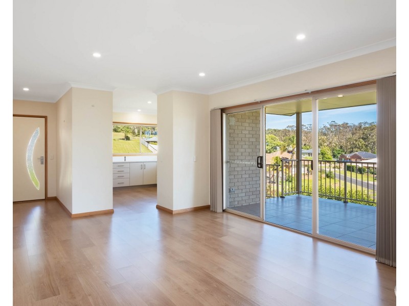55 Warbler Crescent, North Narooma NSW 2546