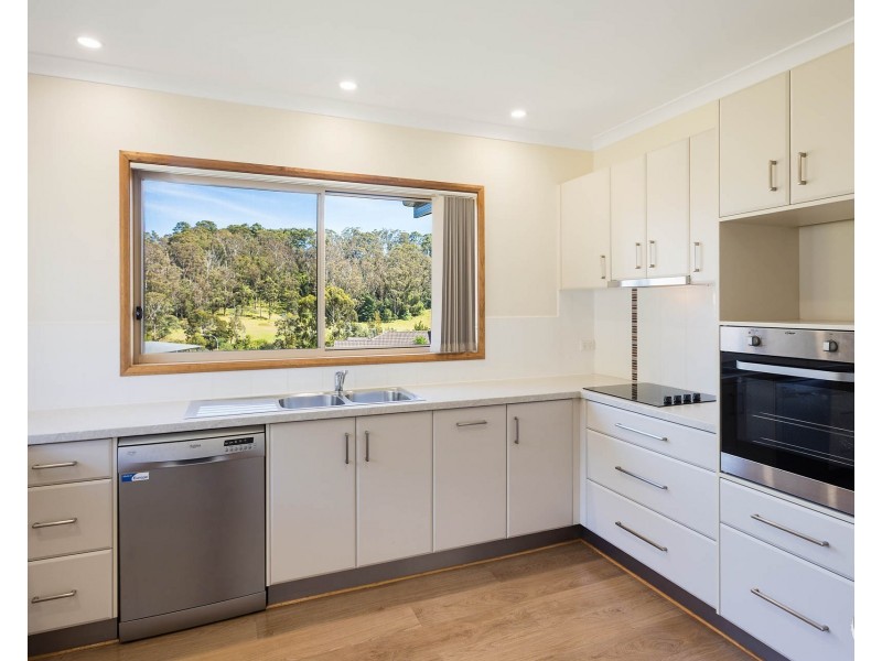 55 Warbler Crescent, North Narooma NSW 2546