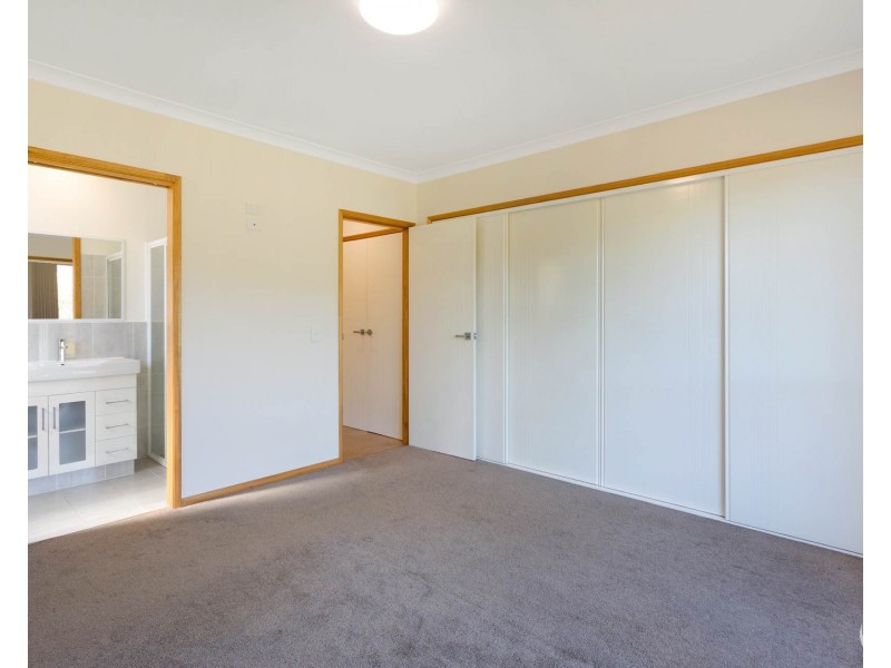 55 Warbler Crescent, North Narooma NSW 2546