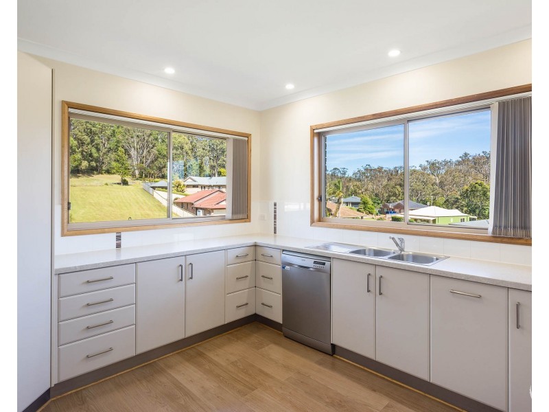 55 Warbler Crescent, North Narooma NSW 2546
