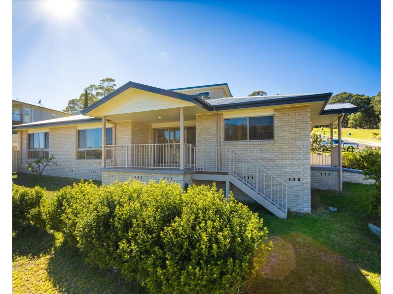 55 Warbler Crescent, North Narooma NSW 2546