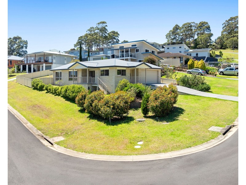 55 Warbler Crescent, North Narooma NSW 2546