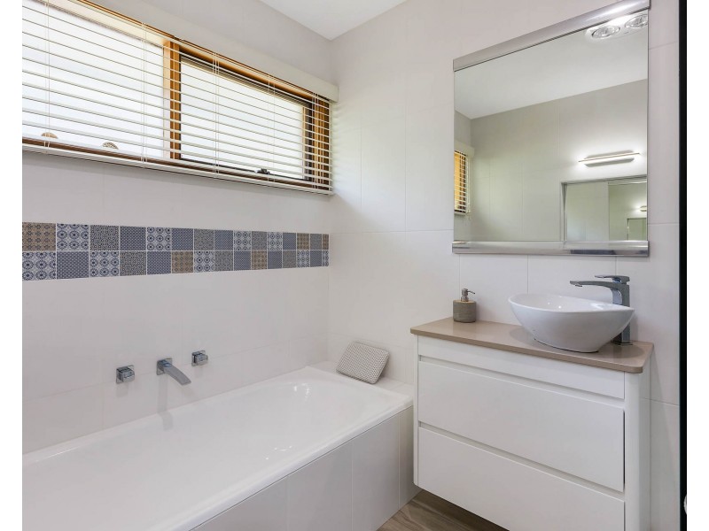 1 Angle Street, Narooma NSW 2546