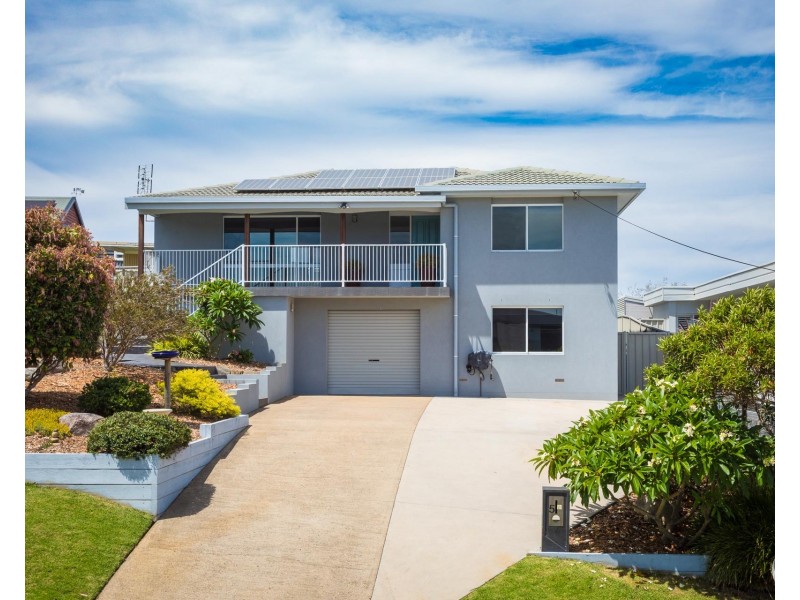 5 Collins Crescent, Narooma NSW 2546