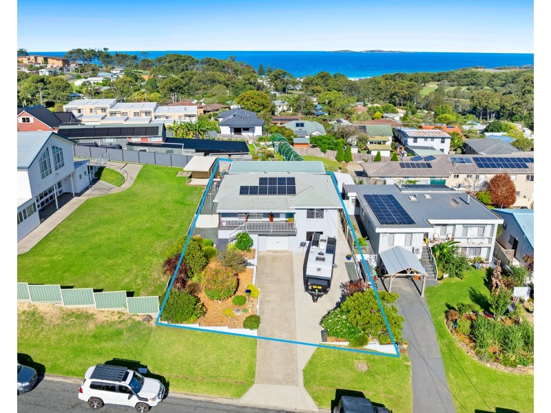 5 Collins Crescent, Narooma NSW 2546