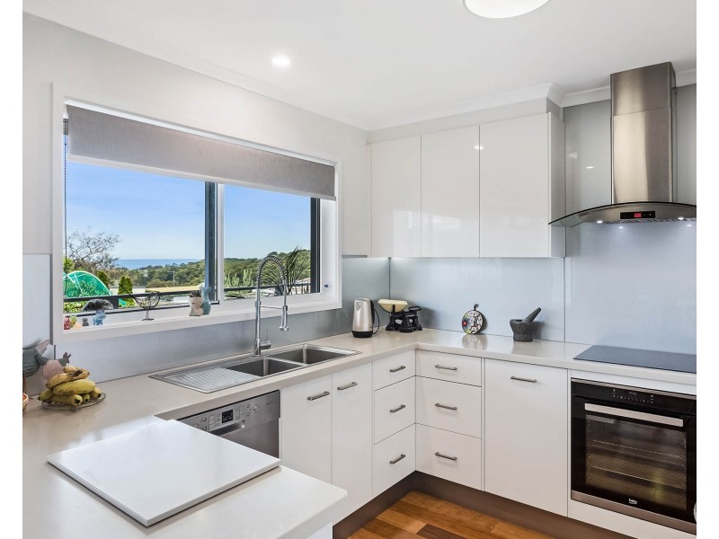5 Collins Crescent, Narooma NSW 2546