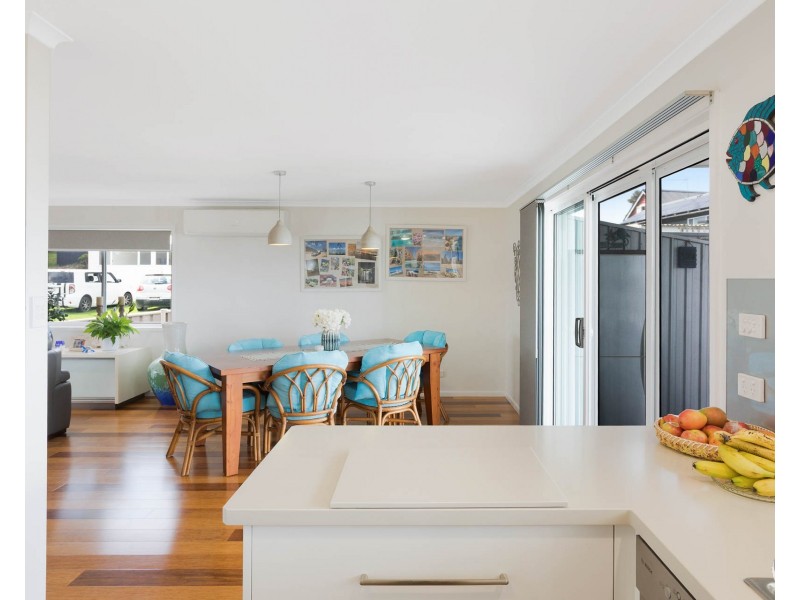 5 Collins Crescent, Narooma NSW 2546